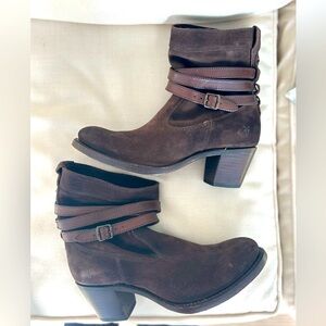 Women’s Frye Jane Boots (Short) in Brown Suede, size 7.5